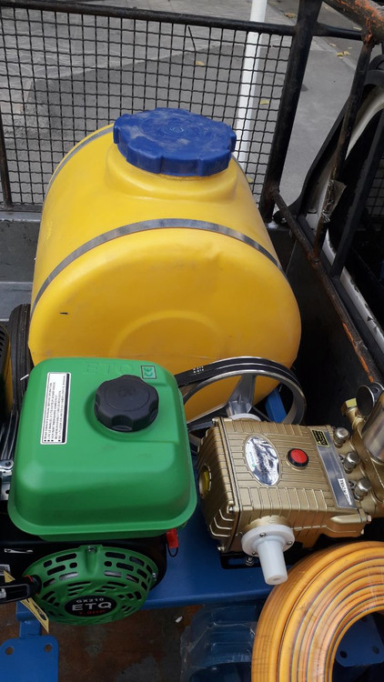 سمپاش فرغونی 100 لیتری با موتور ای تی کیو