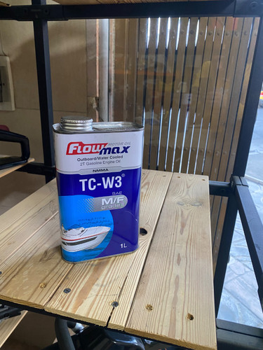 روغن موتور دو زمانه یک لیتری مخصوص اره موتوری و علف زن