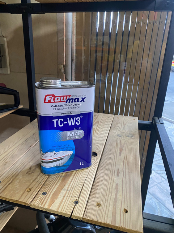 روغن موتور دو زمانه یک لیتری مخصوص اره موتوری و علف زن